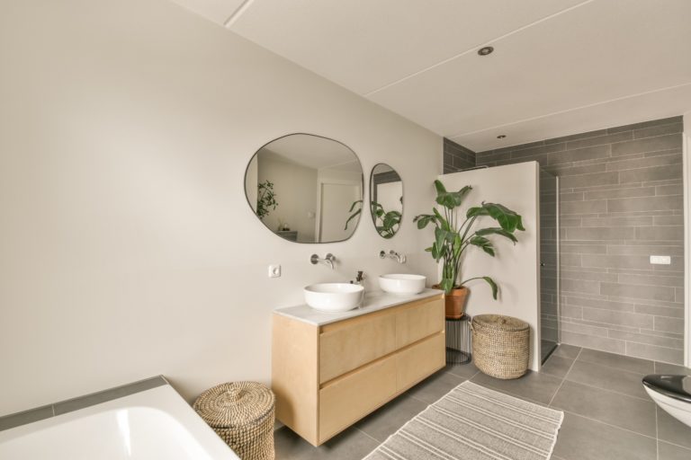 The Advantages of Installing a New Bathroom Suite